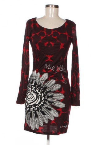 Рокля Desigual, Размер S, Цвят Многоцветен, Цена 82,99 лв.