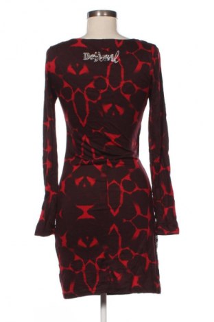 Рокля Desigual, Размер S, Цвят Многоцветен, Цена 82,99 лв.