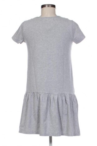 Kleid Diverse, Größe S, Farbe Grau, Preis 15,58 €
