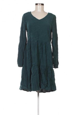 Kleid Essentials, Größe S, Farbe Grün, Preis 20,99 €