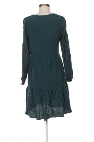 Kleid Essentials, Größe S, Farbe Grün, Preis 20,99 €