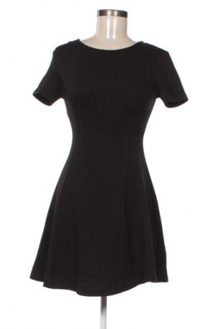 Sukienka Forever 21, Rozmiar S, Kolor Czarny, Cena 42,99 zł