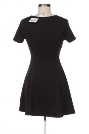 Sukienka Forever 21, Rozmiar S, Kolor Czarny, Cena 42,99 zł