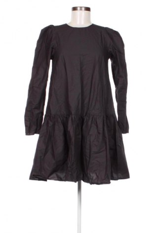 Рокля H&M, Размер M, Цвят Черен, Цена 29,00 лв.