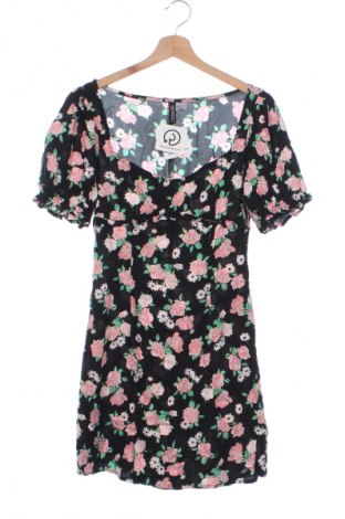 Рокля H&M Divided, Размер M, Цвят Многоцветен, Цена 20,99 лв.