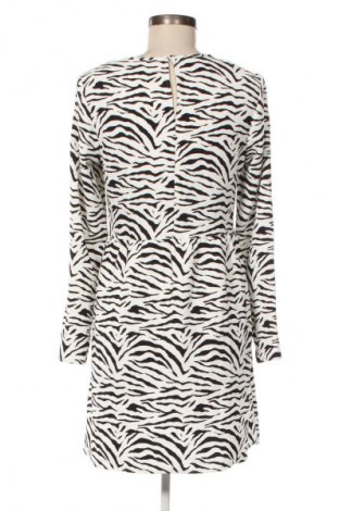 Рокля H&M Divided, Размер M, Цвят Многоцветен, Цена 29,99 лв.