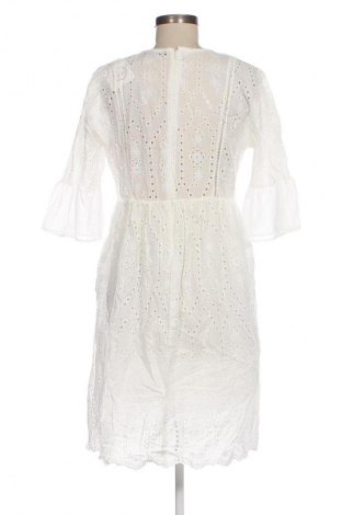 Kleid New Laviva, Größe M, Farbe Weiß, Preis 13,99 €