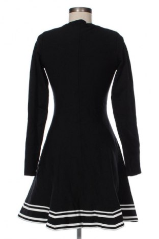 Kleid Nikkie, Größe M, Farbe Schwarz, Preis 56,99 €
