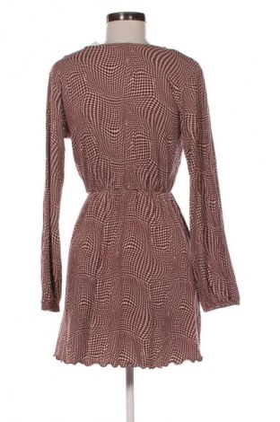 Kleid Pull&Bear, Größe M, Farbe Mehrfarbig, Preis 14,83 €