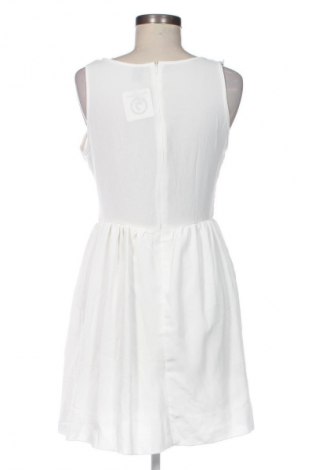 Kleid SHEIN, Größe M, Farbe Weiß, Preis 18,99 €