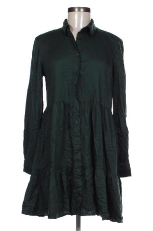 Kleid Stradivarius, Größe M, Farbe Grün, Preis € 14,77