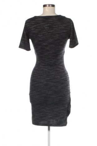 Kleid Stradivarius, Größe M, Farbe Mehrfarbig, Preis 18,99 €