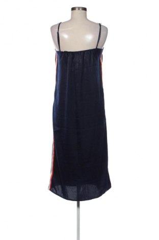Φόρεμα Stradivarius, Μέγεθος M, Χρώμα Μπλέ, Τιμή 15,00 €