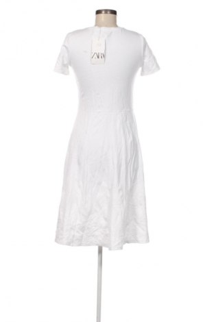 Φόρεμα Zara, Μέγεθος S, Χρώμα Λευκό, Τιμή 52,99 €