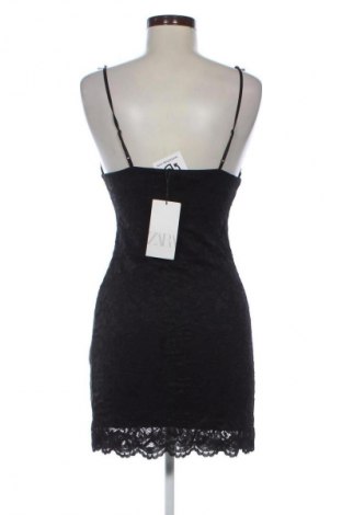 Kleid Zara, Größe M, Farbe Mehrfarbig, Preis 53,99 €