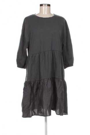 Рокля Zara, Размер L, Цвят Сив, Цена 25,99 лв.