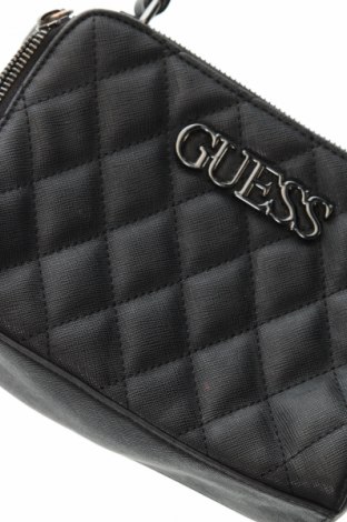 Γυναικεία τσάντα Guess, Χρώμα Μαύρο, Τιμή 68,79 €