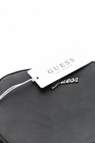 Dámska kabelka  Guess, Farba Čierna, Cena  61,75 €