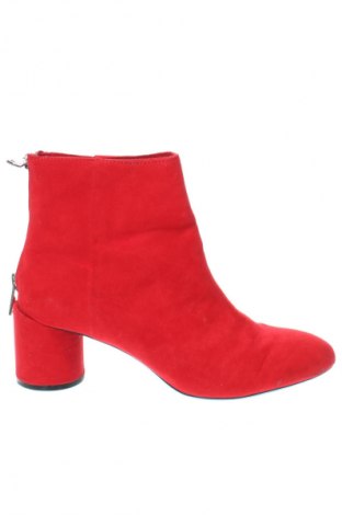 Damen Stiefeletten Bershka, Größe 39, Farbe Rot, Preis 16,49 €