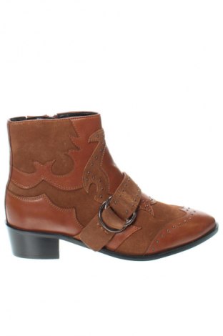 Botine de damă Bronx, Mărime 37, Culoare Maro, Preț 643,99 Lei