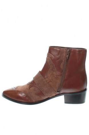 Botine de damă Bronx, Mărime 39, Culoare Maro, Preț 643,99 Lei