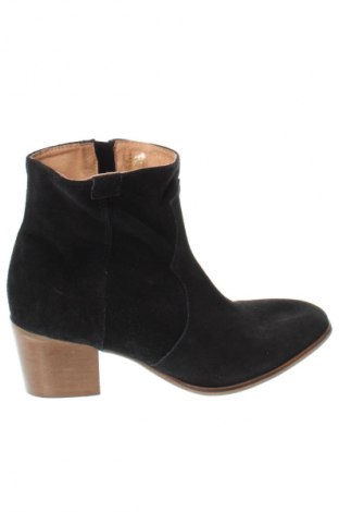 Botine de damă Essentiel, Mărime 40, Culoare Negru, Preț 190,99 Lei