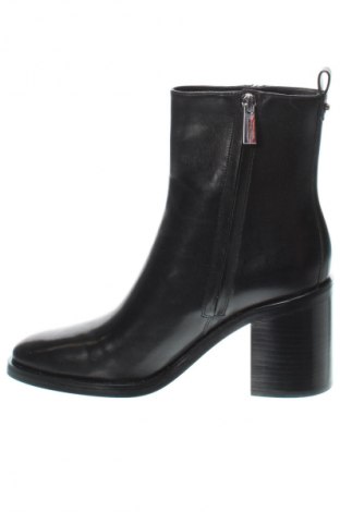 Botine de damă MICHAEL Michael Kors, Mărime 40, Culoare Negru, Preț 1.697,37 Lei