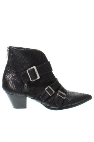 Botine de damă Zara, Mărime 39, Culoare Negru, Preț 158,16 Lei