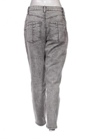 Damen Jeans Beloved, Größe M, Farbe Grau, Preis € 6,99