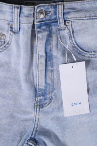 Γυναικείο Τζίν Bershka, Μέγεθος S, Χρώμα Μπλέ, Τιμή 23,71 €