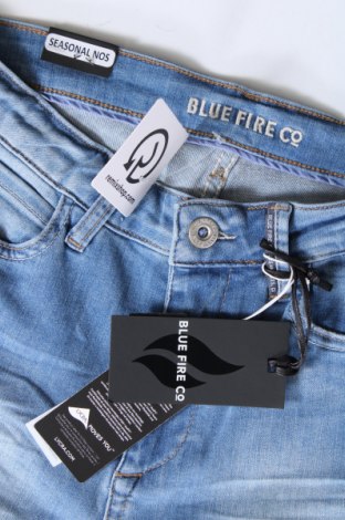 Damskie jeansy Blue Fire Co, Rozmiar S, Kolor Niebieski, Cena 77,99 zł