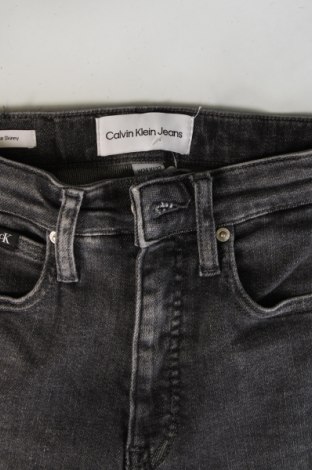 Damskie jeansy Calvin Klein Jeans, Rozmiar XS, Kolor Szary, Cena 196,99 zł