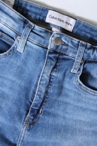 Dámské džíny  Calvin Klein Jeans, Velikost S, Barva Modrá, Cena  959,00 Kč