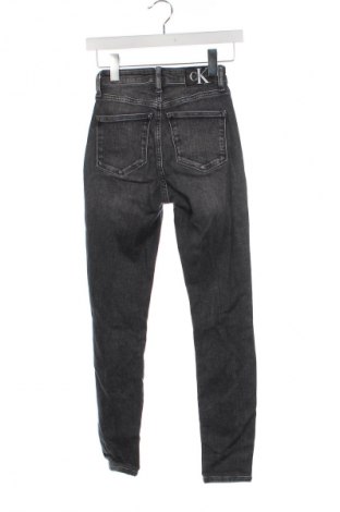 Damskie jeansy Calvin Klein Jeans, Rozmiar XS, Kolor Szary, Cena 261,99 zł