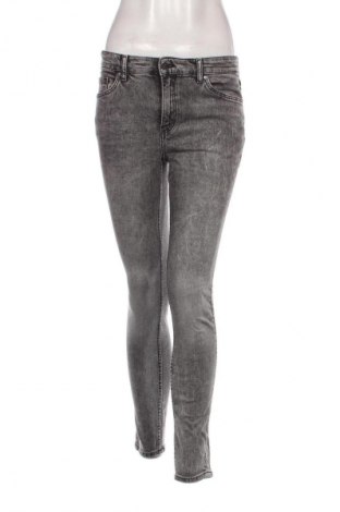 Damskie jeansy H&M, Rozmiar S, Kolor Szary, Cena 26,99 zł