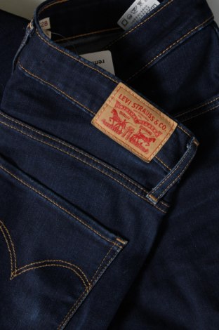 Γυναικείο Τζίν Levi's, Μέγεθος M, Χρώμα Μπλέ, Τιμή 28,49 €