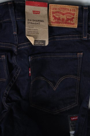 Дамски дънки Levi's, Размер S, Цвят Син, Цена 172,00 лв.