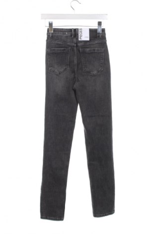 Damen Jeans Pieces, Größe XS, Farbe Grau, Preis 12,99 €