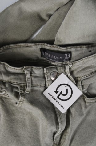 Damskie jeansy Stradivarius, Rozmiar XS, Kolor Zielony, Cena 41,99 zł