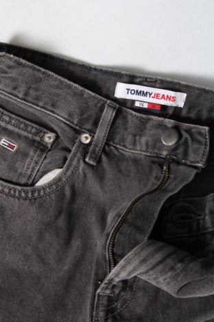 Дамски дънки Tommy Jeans, Размер S, Цвят Черен, Цена 82,99 лв.