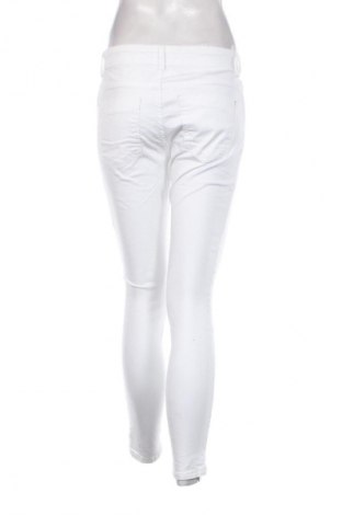 Damen Jeans Zara, Größe M, Farbe Weiß, Preis 21,01 €