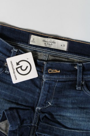 Pantaloni scurți de femei Abercrombie & Fitch, Mărime M, Culoare Albastru, Preț 43,09 Lei