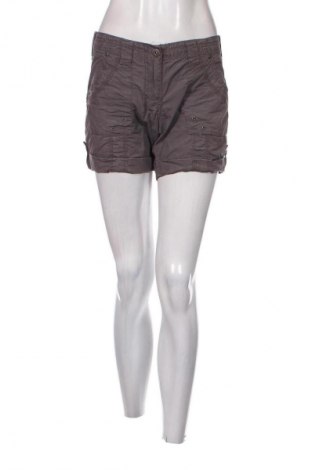 Damen Shorts Clockhouse, Größe M, Farbe Grau, Preis € 15,73