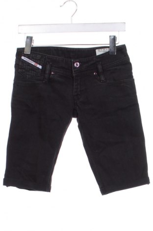 Дамски къс панталон Diesel, Размер M, Цвят Черен, Цена 184,33 лв.