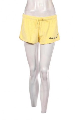 Дамски къс панталон Disney, Размер S, Цвят Жълт, Цена 11,14 лв.