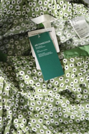 Dámské kraťasy  H&M, Velikost M, Barva Vícebarevné, Cena  392,00 Kč