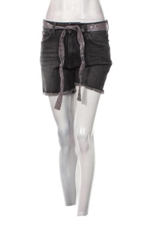 Pantaloni scurți de femei Superdry, Mărime M, Culoare Negru, Preț 103,62 Lei