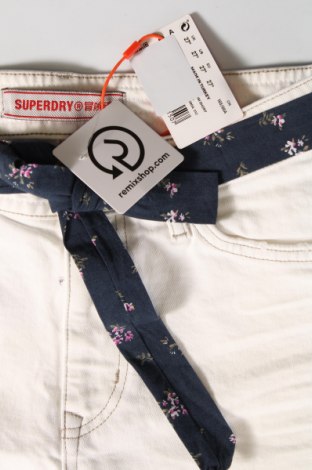 Damskie szorty Superdry, Rozmiar M, Kolor Biały, Cena 55,99 zł