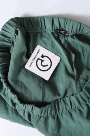 Pantaloni scurți de femei Trendyol, Mărime M, Culoare Verde, Preț 65,99 Lei