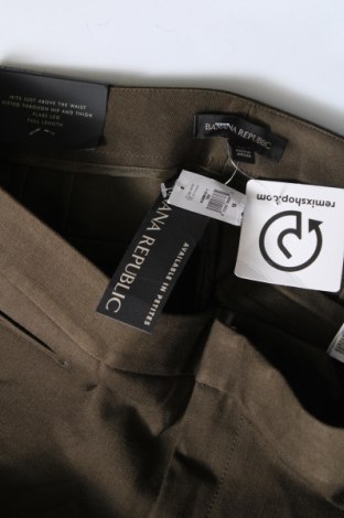 Damenhose Banana Republic, Größe M, Farbe Grün, Preis € 108,56